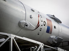 SpaceX火箭第四次海上回收失败了，它狠狠地砸了下来